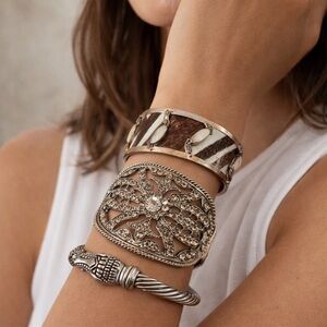 Silver and Black Jewelry Set